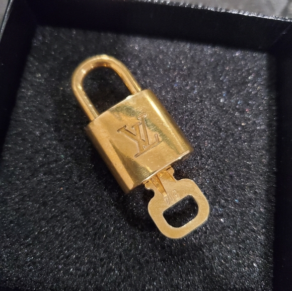 $300 Louis Vuitton Padlock Lock and Key 314 - Picture 2 of 3